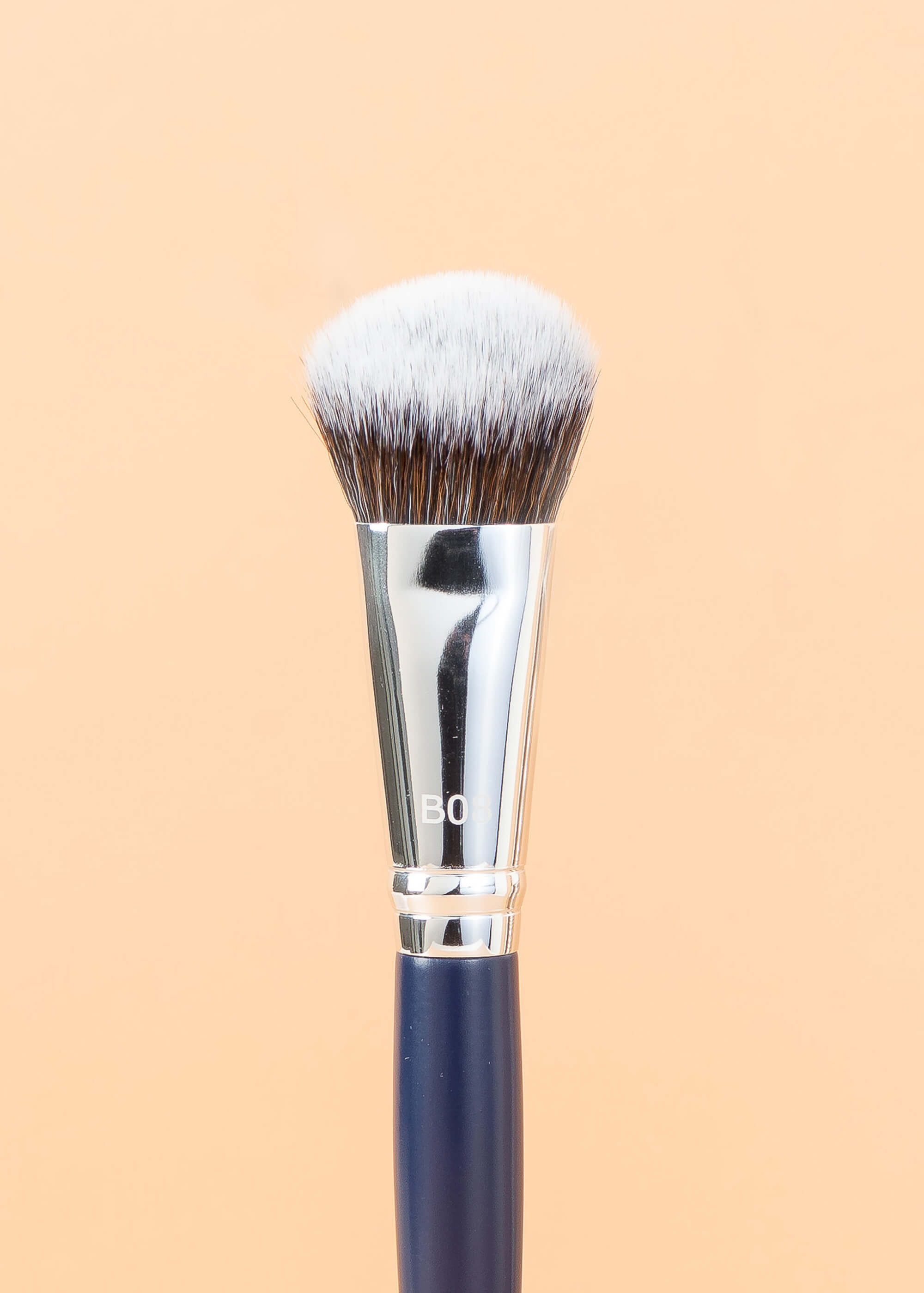 B08 Taklon – Small Contoured Foundation Pinsel