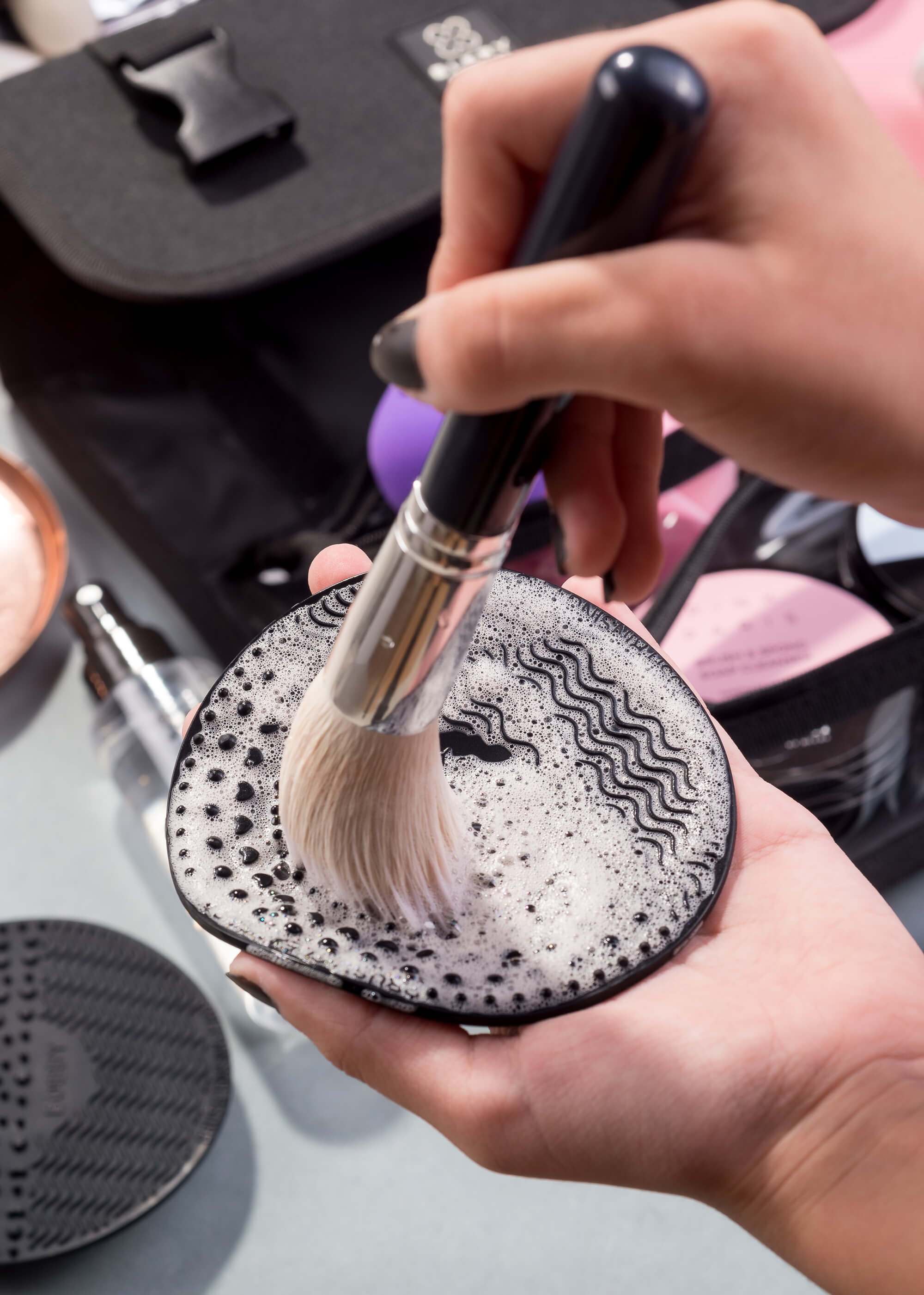 Brush Cleansing Pad Black
